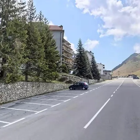 La Casetta Di Legno Di Babi براتو نيفوسو